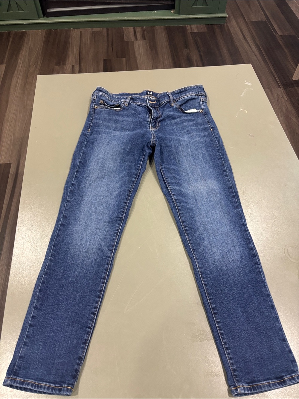 GAP Women’s Denim Jeans in Dark Blue with Gold Stitching